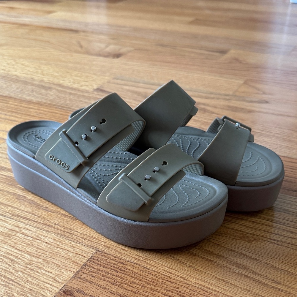 CROCS Beige Platform Sandals